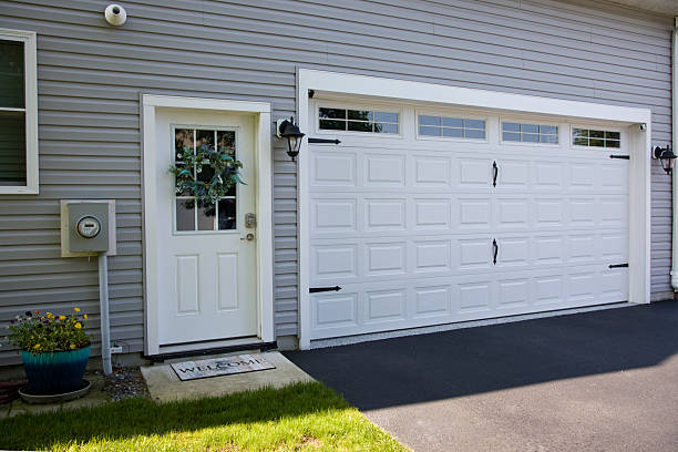 24/7 Emergency Garage Door Panel Replacement experts in Hidden Valley, IN